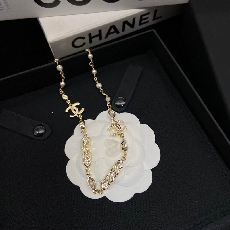 Chanel necklace 06yxh21